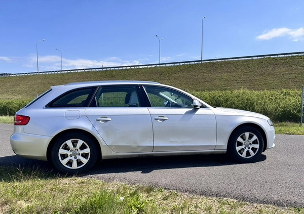 Audi A4 cena 39900 przebieg: 225810, rok produkcji 2011 z Poznań małe 172